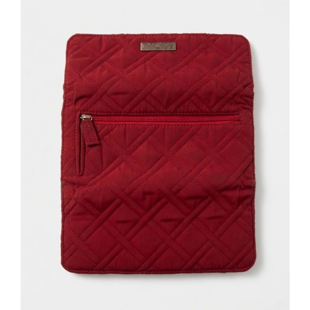 Vera Bradley Quilted Trifold Wallet Burgundy Wine Card Slots ID Window Coin Zip - Picture 4 of 5